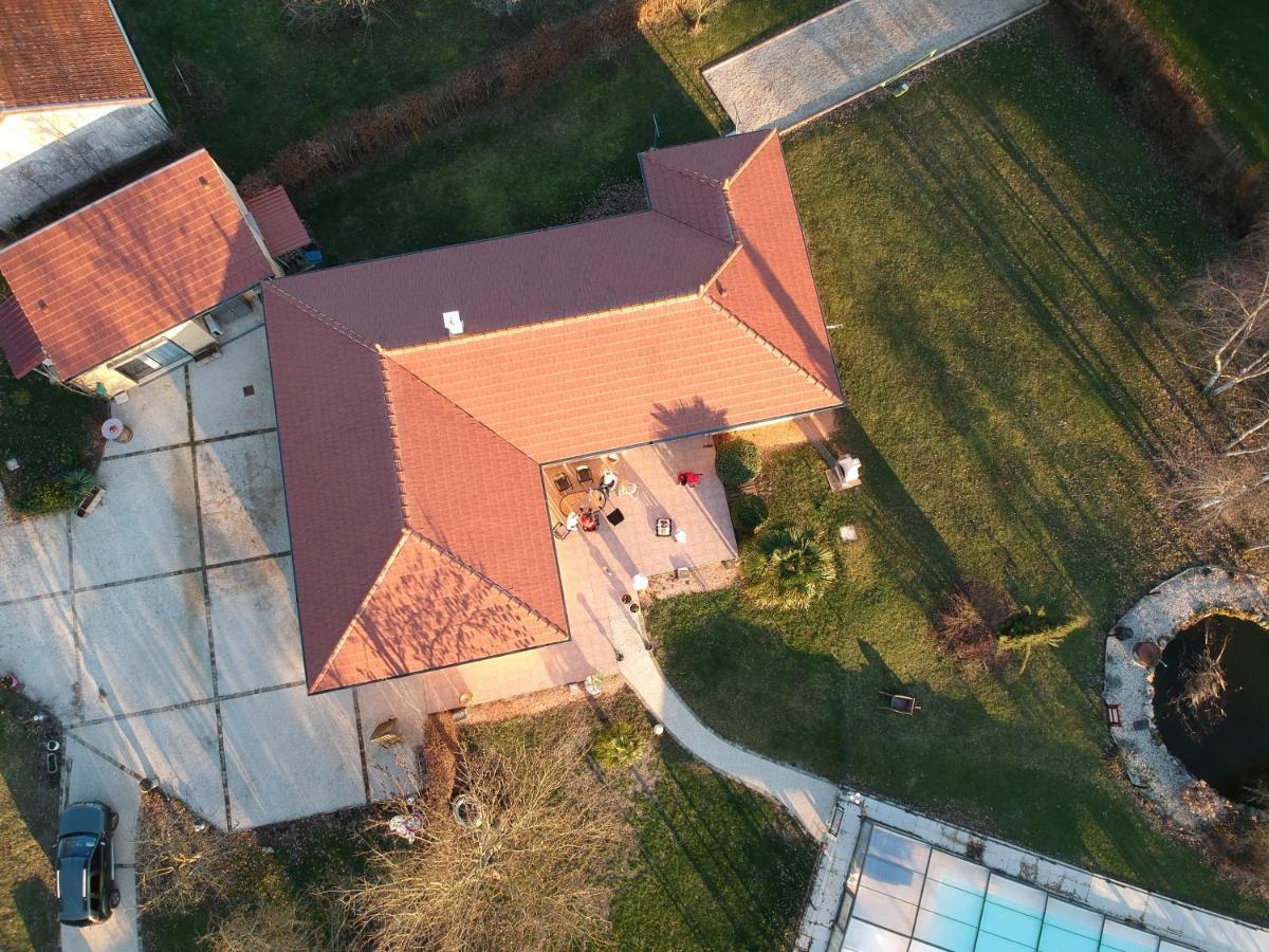 Alaguyauder Le Studio Chatillon-sur-Broue Buitenkant foto
