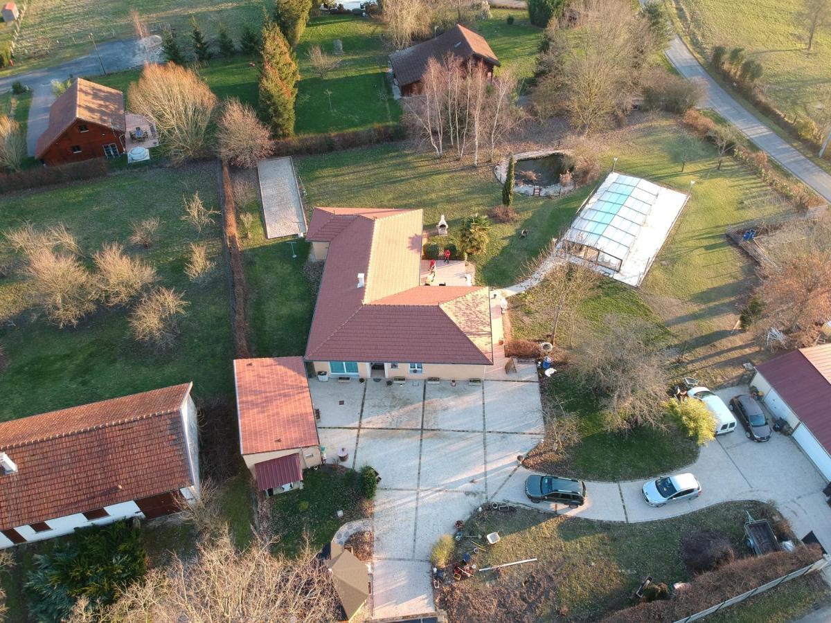 Alaguyauder Le Studio Chatillon-sur-Broue Buitenkant foto